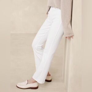 NWOT! Banana Republic The Crop Boot Jean - Size 29 Petite 💙